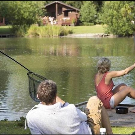 Relaxing Holiday Home With Hot Tub At Tattershall Lakes Exterior photo
