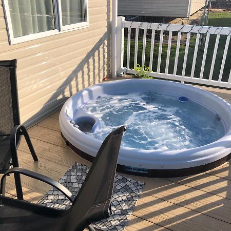 Relaxing Holiday Home With Hot Tub At Tattershall Lakes Exterior photo