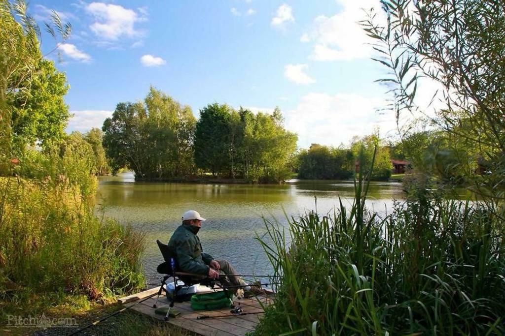 Relaxing Holiday Home With Hot Tub At Tattershall Lakes Exterior photo
