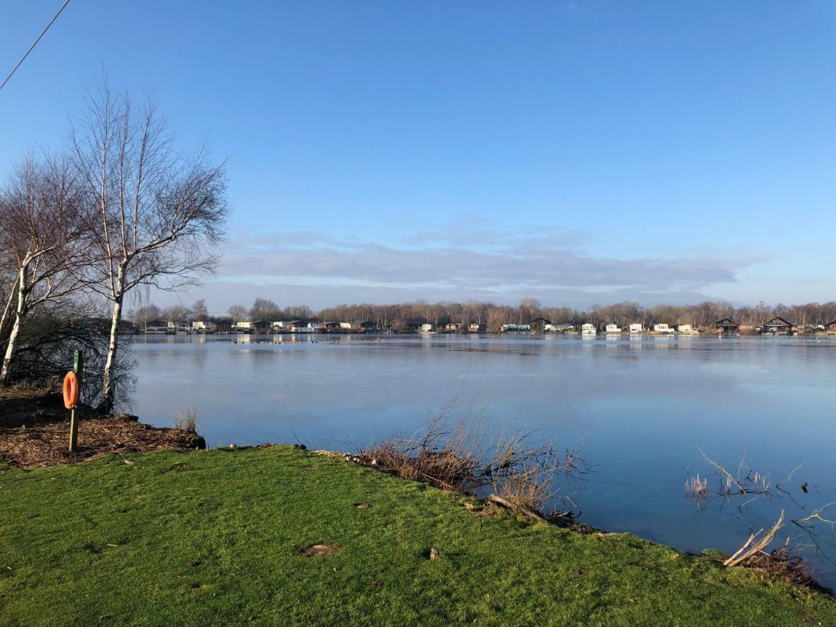 Relaxing Holiday Home With Hot Tub At Tattershall Lakes Exterior photo