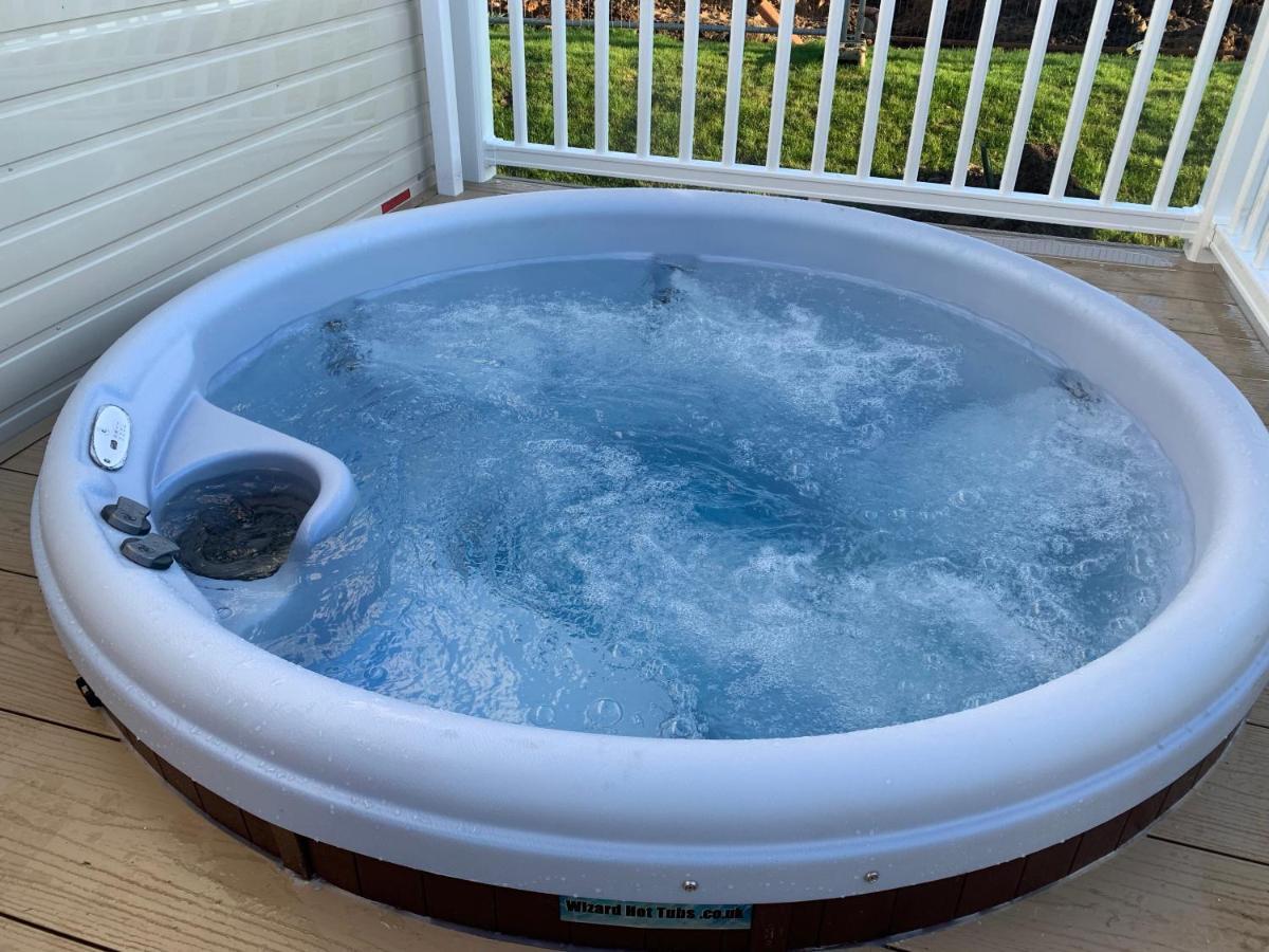Relaxing Holiday Home With Hot Tub At Tattershall Lakes Exterior photo